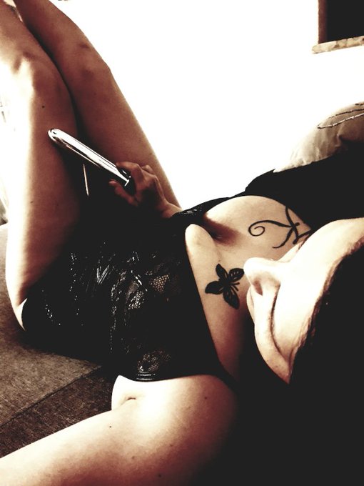 Hallo Boys Heute 50Rt Wer will auf Pornhub model werden? https://t.co/pj3AECzaCd<a href="/tag/devilsonsky"class="tags"><span>#devilsonsky</span></a>