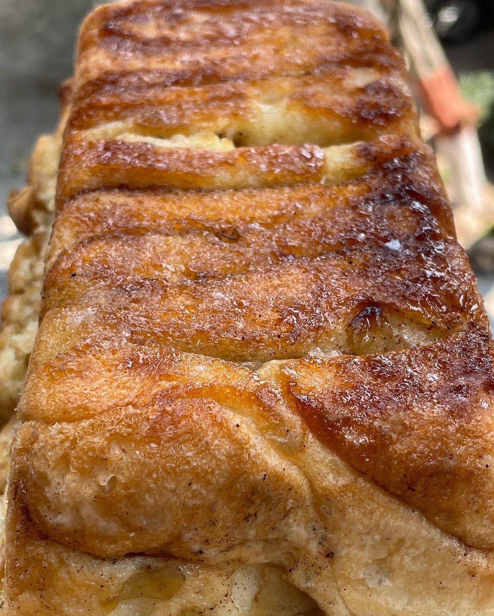 deepabuty's tweet image. Cometh a warm day and bread baking becomes so much more delightful. Celebrating the Sun and all those warm things around! ❤️ #applecinnamonbread 🍎🍞🥮 #pullapartbread #joysofbaking #sunnyday #Sunday #loveandwarmth #the_dough_bowl 👩🏻‍🍳💖☀️✨