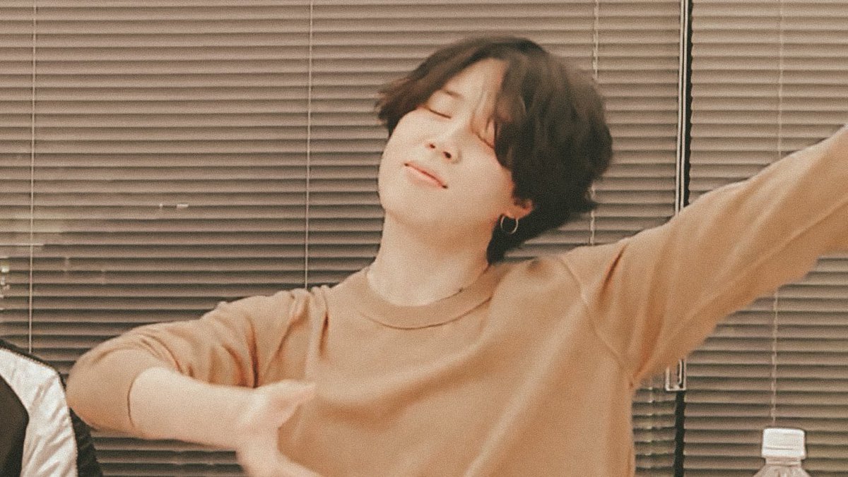 miniesdiary's tweet photo. a happy jimin for today’s serotonin 🥺 https://t.co/FEYAsJUM7K