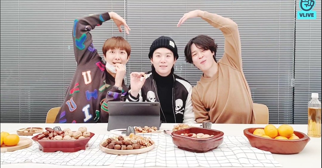 af_khn's tweet photo. BTS IS LIVE
Took some really cute pics manhh #BTSVlive #BTS #VLIVE https://t.co/pC1Cu8MB7S
