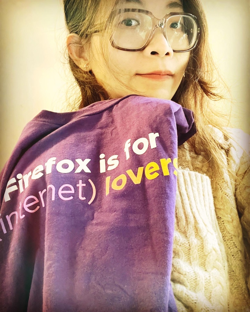 blurryclaire's tweet photo. The Internet has the unqiue ability to bringing people together into another virtual space.❤️ #Firefox #internetlovers https://t.co/hFBWomhtiy