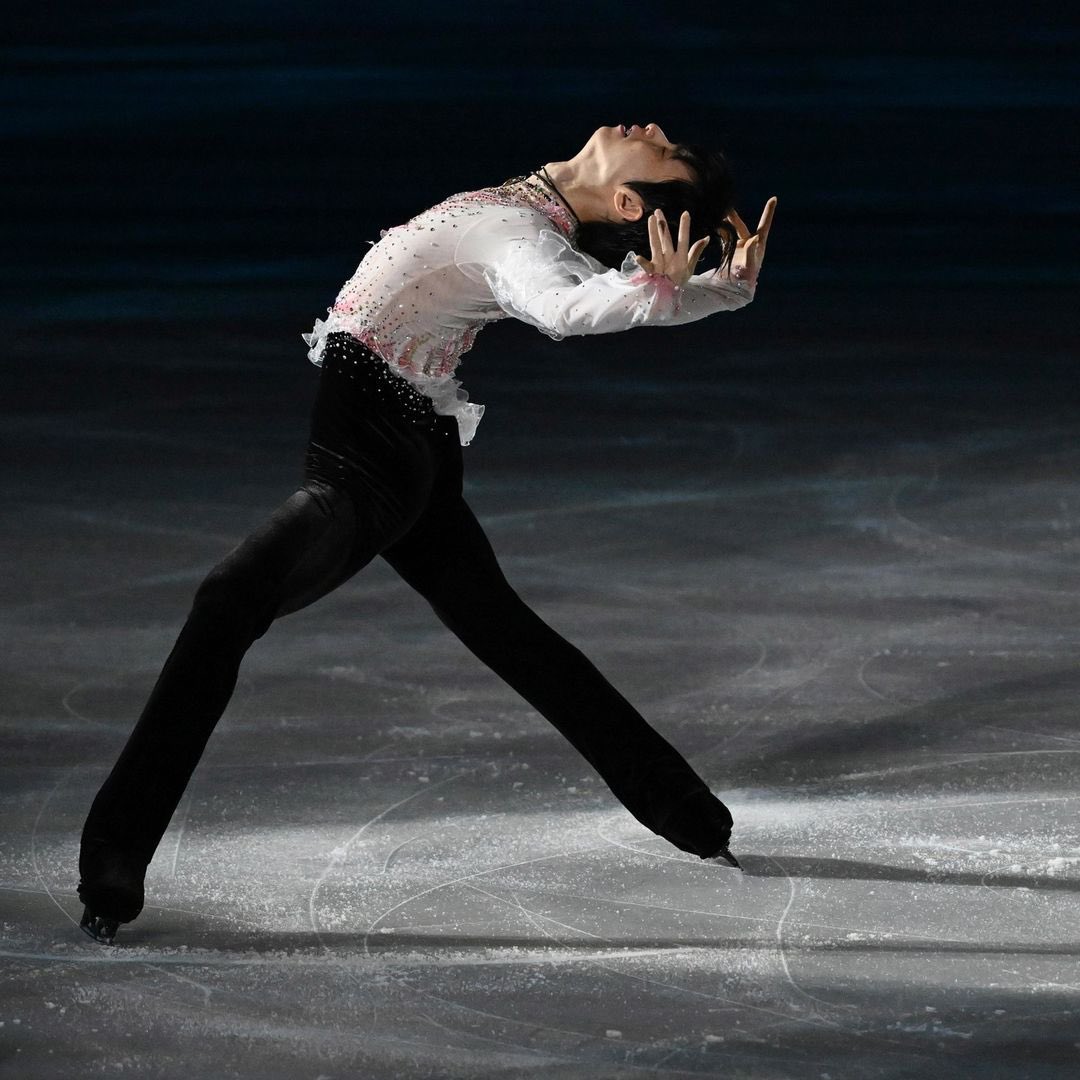 sparklyuzu's tweet photo. yuzuru hanyu, you will always be the greatest of all time. 🤍

#ThankYouforBeijingYuzuru https://t.co/TeDud4BSfy