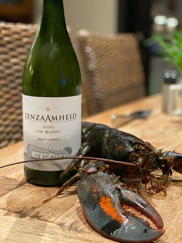 lepetitvigneron's tweet photo. #food and #winepairing What about lobster and this nice Vin Blanc @EenzaamheidWine #grenacheblanc #chenin #viognier https://t.co/XPi1Ci0ap2