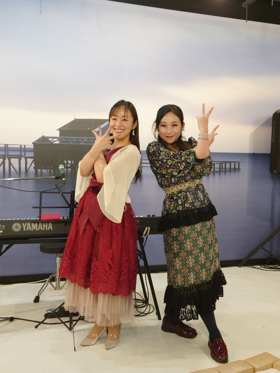 hideboobik's tweet photo. 今日は関内のwhite beach cafe Jetty'sで世手子さんと吉澤里美さんのツーマンライブ@ランチ付✨
Cafeだから飲み物も食べ物も美味しく、お洒落な店内で聴くお二人の歌は最高でした♪
#世手子
#吉澤里美
#jettys https://t.co/OLpWvnUHCe