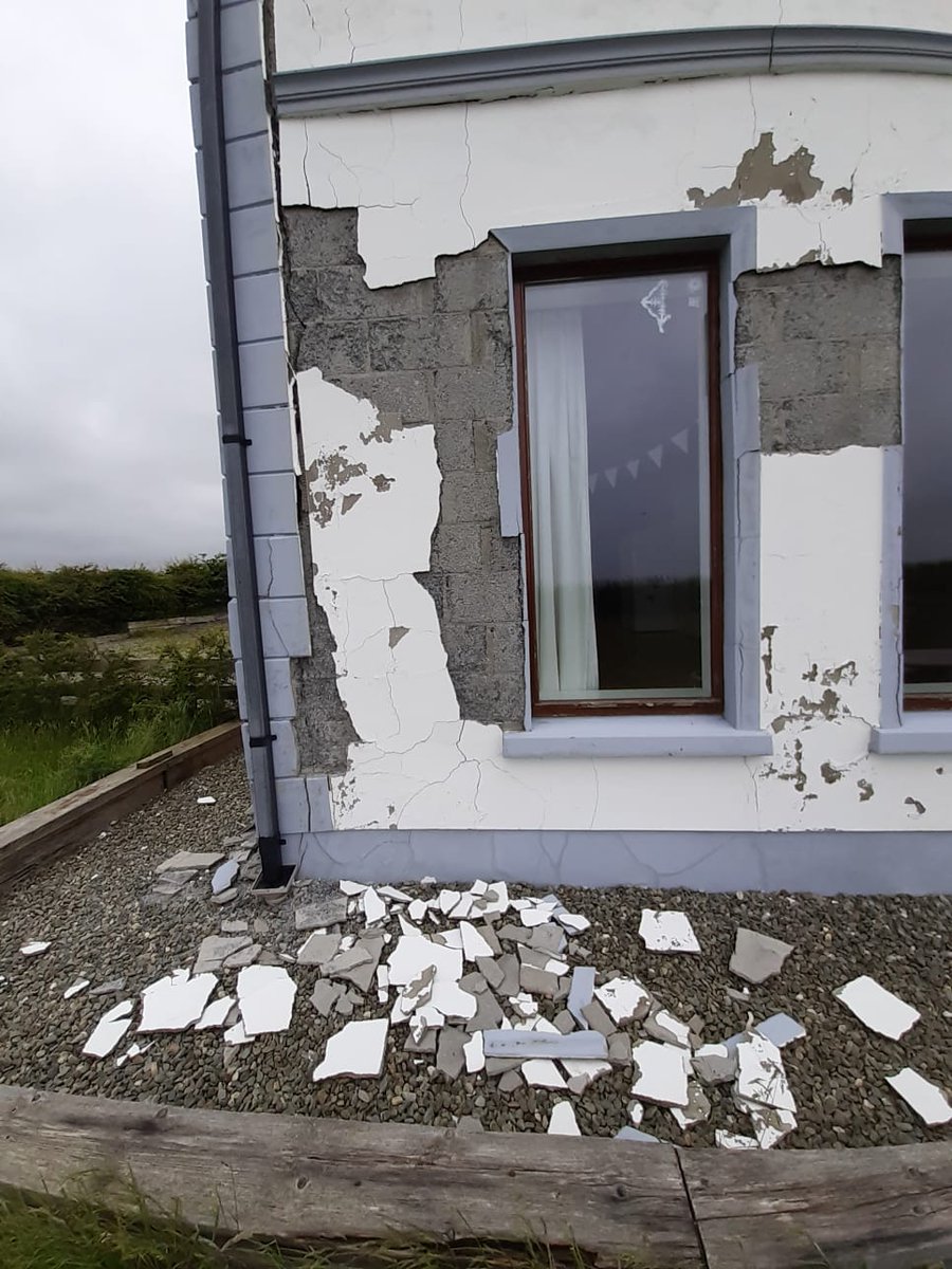 MicaRedress's tweet image. Storms are leaving their mark on Donegal #StormEunice

#micaredress