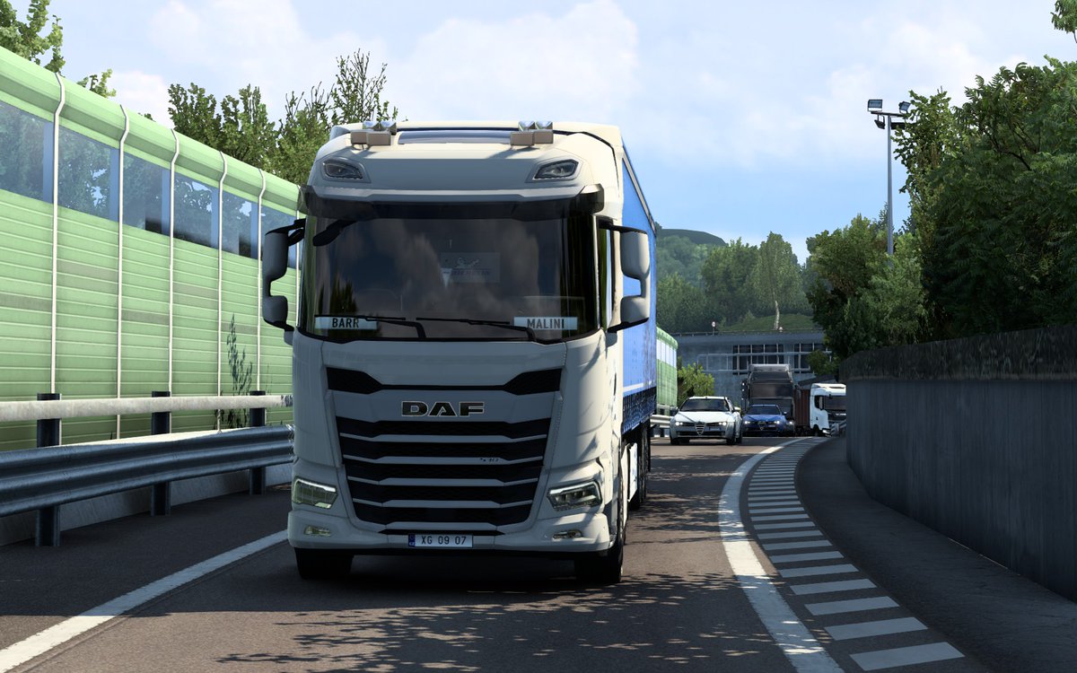 BRmalini's tweet photo. @SCSsoftware @DAFTrucksNV #DAFDrive #RideDAF 
@MichelinTruckUK @KroneTrailer https://t.co/B3ba3iQ92t