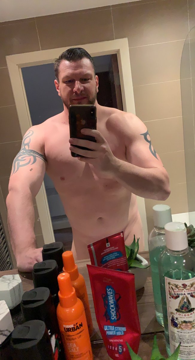 Just a quick home workout today, now for a day on the PS5! 💪