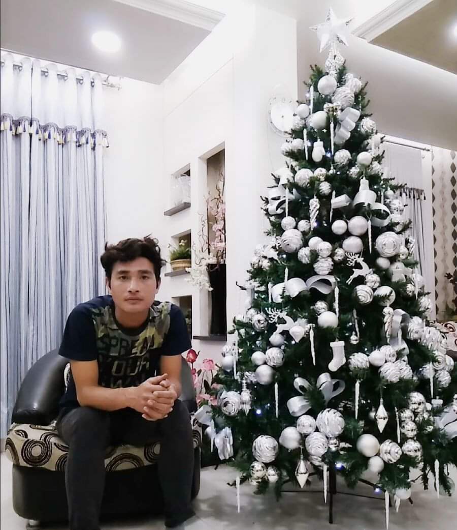ralte_ela's tweet photo. Always find time for the things that make you feel happy to be alive...Happy Sunday🎄🎄🌲🌲🙂🙂🙂 https://t.co/0Pilu4oQN6