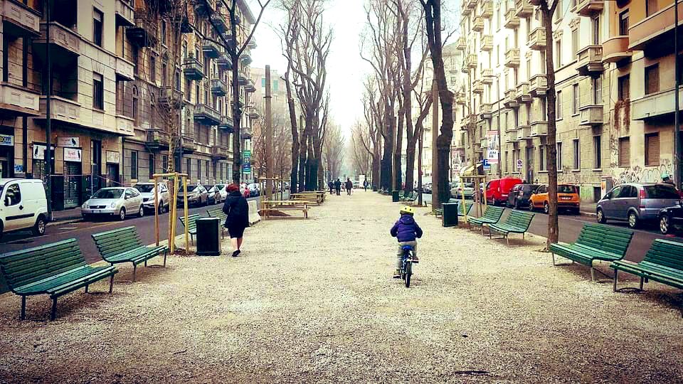 Public space is for children, not cars. This is why we reclaim it.

#StradeAperte #PiazzeAperte

[Pics by <a href="/diegoterna/">diego terna</a>]