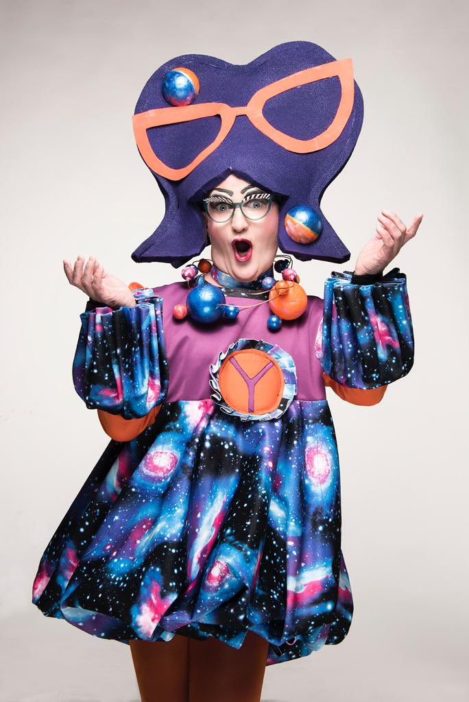 YOGURINHA's tweet photo. sin lugar a dudas de las cosas más impresionantes que he hecho éstos últimos años ha sido adentrarme en el Mundo de los Peque !
GORA MAITASUNA / VIVA el AMOR
GORA ANIZTASUNA / VIVA la DIVERSIDAD
Yogurinha by CHUS TERÁN
#chusteran #chusterán
Vestuario : EDER COSTUME #edercostume https://t.co/jL3TUs7XJA