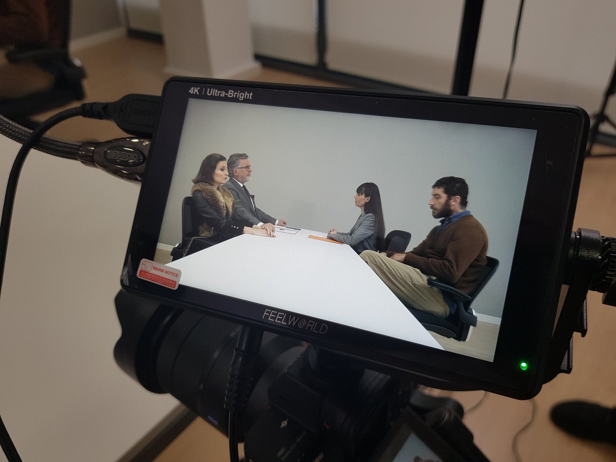 Mesa_rosa's tweet photo. Hay sábados en los que toca grabar algo de ficción, para fincas Fiol, con un gran equipo delante y detrás de la cámara. #spots #ficcion #fincasfiol https://t.co/kjZq3kN1Yx
