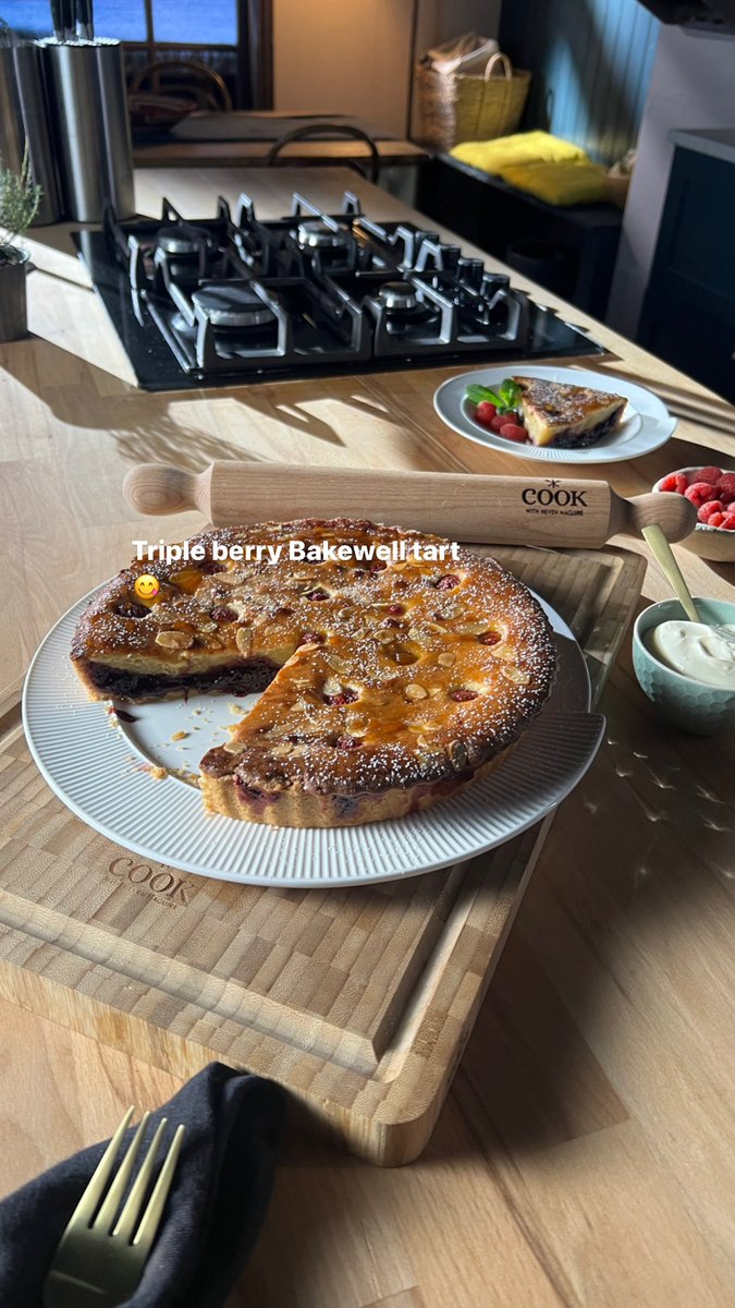 Great day recording some easy &amp; delicious recipes for <a href="/SimplyBetterDS/">Simply Better at Dunnes Stores</a>  thank you to all the team <a href="/Nomos_ie/">Nomos Productions</a> <a href="/Daragh_Lawless/">Daragh Lawless</a> 🙏🙏😋😋👌👌