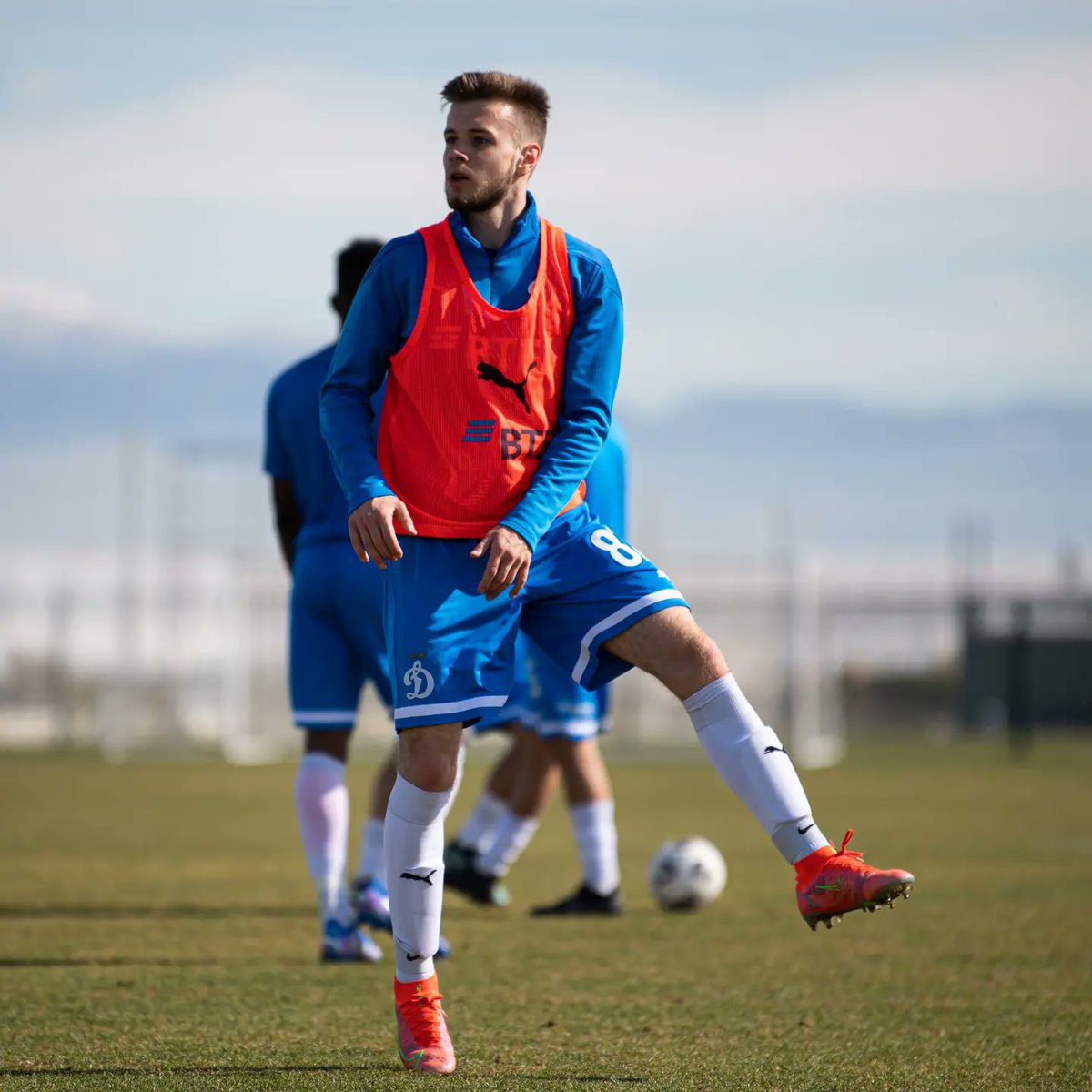 fcdynamo2's tweet image. 📸 Разминка перед #Динамо2ОД. Начинаем!
⠀
#Динамо2