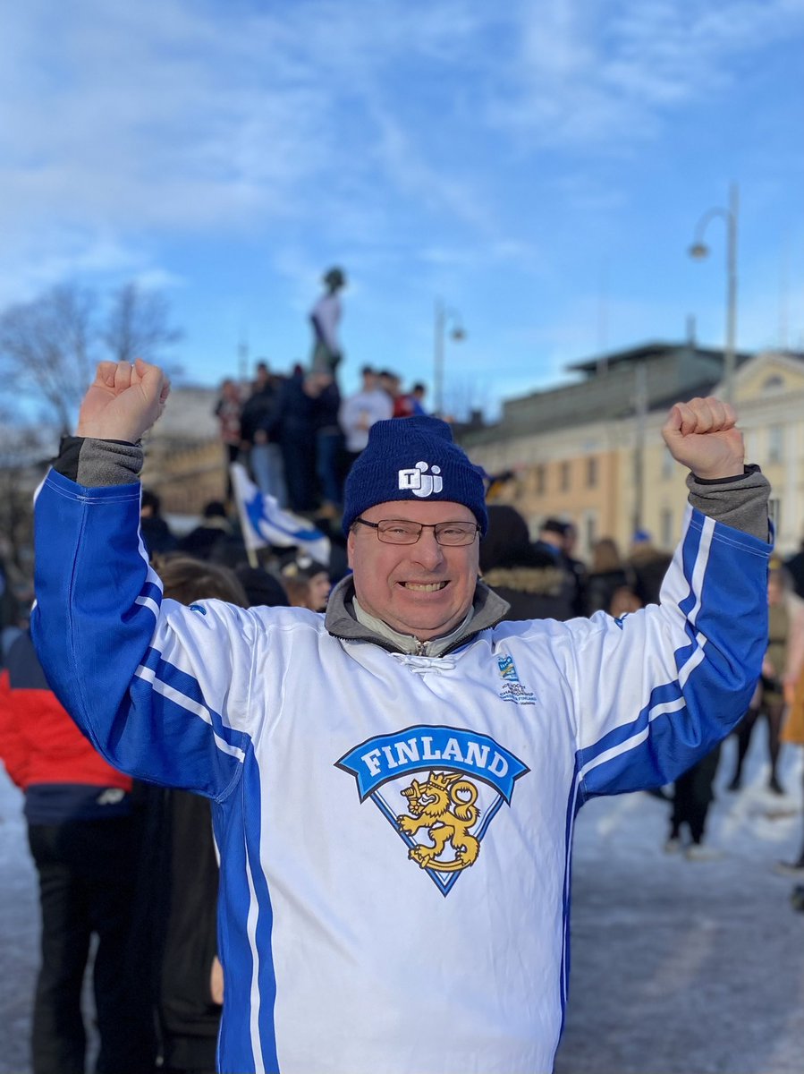 samiensio's tweet photo. 🇫🇮🇫🇮🇫🇮🇫🇮🇫🇮 Eläköön Leijonat, eläköön! Mahtava voitto, mahtava joukkue. Kiitos! #Leijonat https://t.co/jqdRA2lmY5