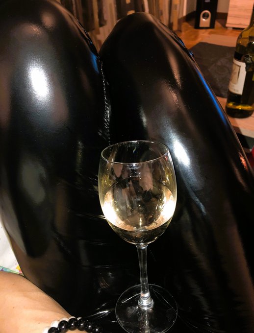 #shiny_cat #latex #wetlook #leggings #onlyfans #shiny #sexy #wine  Shine bright like a diamond ;) https://t<a href="/tag/shiny_cat"class="tags">#shiny_cat</a><a href="/tag/latex"class="tags">#latex</a><a href="/tag/wetlook"class="tags">#wetlook</a><a href="/tag/leggings"class="tags">#leggings</a><a href="/tag/onlyfans"class="tags">#onlyfans</a><a href="/tag/wine"class="tags"><span>#wine</span></a><a href="/tag/sexy"class="tags"><span>#sexy</span></a><a href="/tag/shiny"class="tags"><span>#shiny</span></a>