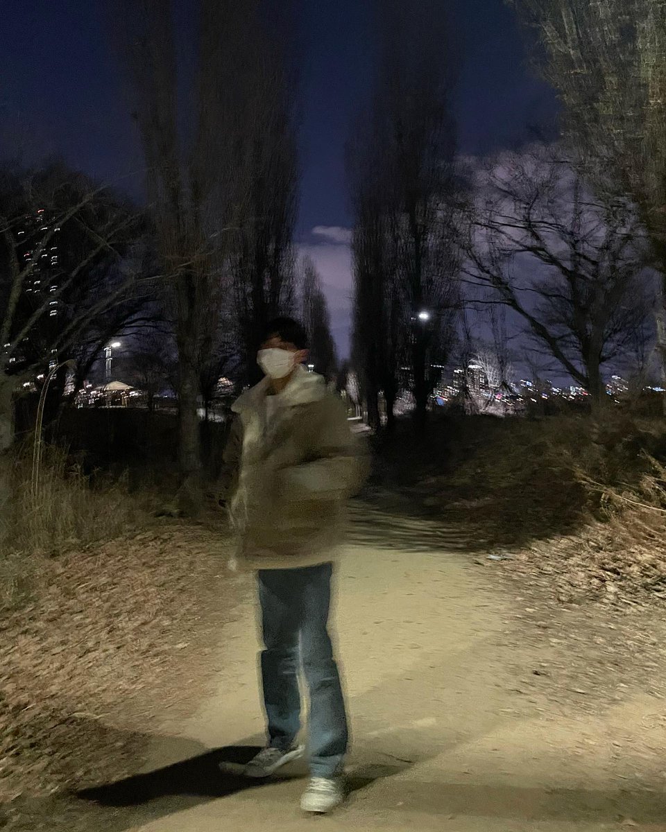 night walks with junhui, must be nice!