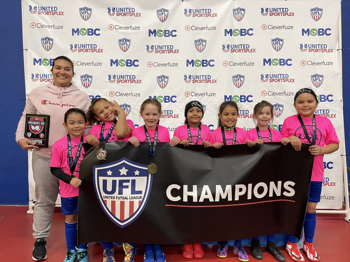 UFLfutsal's tweet photo. #UFLPresCup22 2013 Girls
🏆 Champions - La Bestia Elite 
🥈 2nd Place - Sporting Maryland https://t.co/BaekjN8ppa