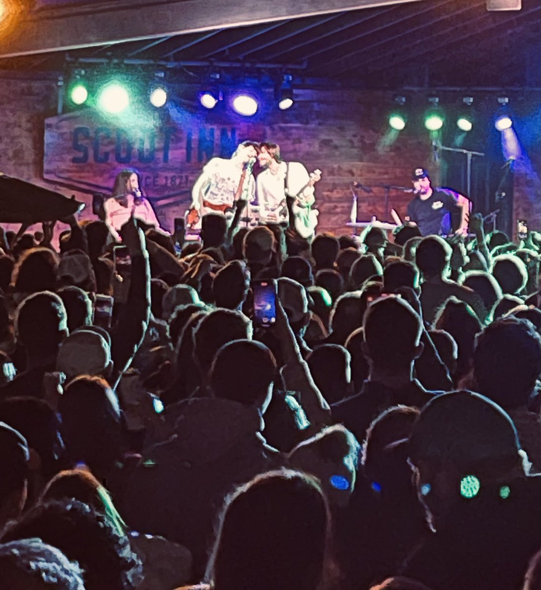 varunkerof's tweet photo. @anothercohen #atx energy Saturday night included  @Houndmouth at the historical @ScootInn (1800’s Texas bar). Normal scenes you can get used to in the #livemusiccapital https://t.co/YoxOEJuFLb