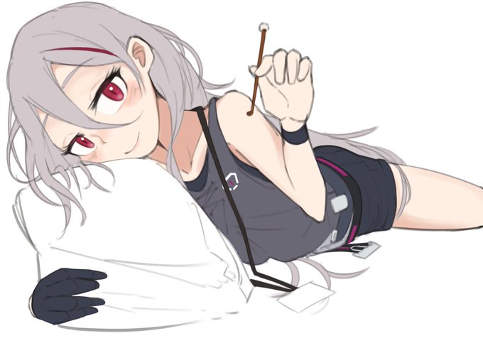 色気のすごいT-CMS先生描いてる 