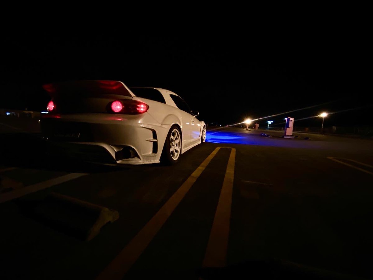 lightning06k's tweet photo. Darkness https://t.co/h8a4OiIL5D