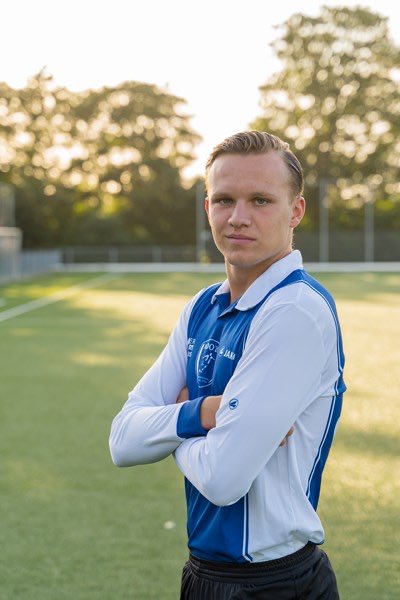 ado20's tweet photo. #adodem wat een heerlijk debuut in de basis voor Van Langelaar. Op slag van rust scoort hij de 2-0 https://t.co/IXZ0NdQnn4