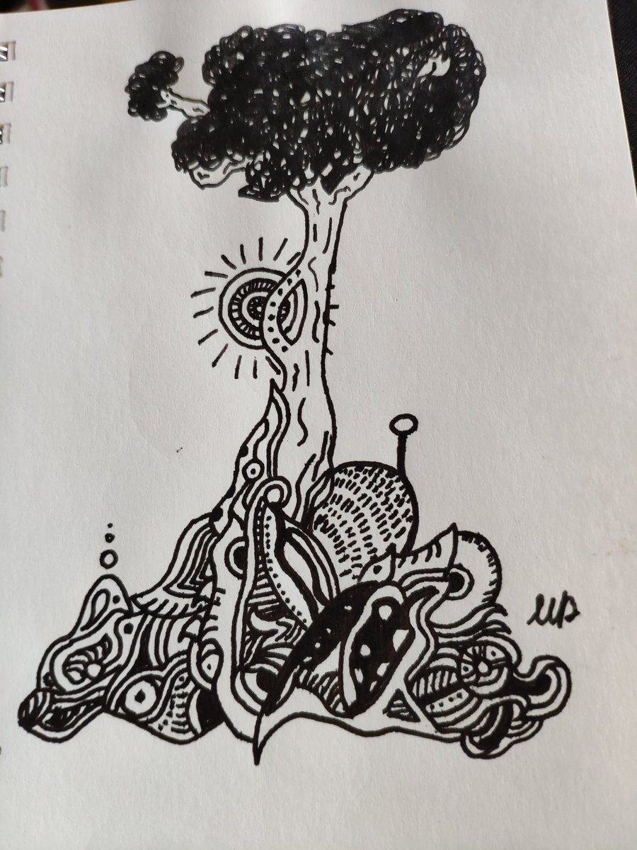 Karukos's tweet photo. My great aunt had her birthday on Friday. Drew this for that occasion! Anyways I think it is rather good!
#Abstract #abstractartwork #abstractartist #abstractart #iliketrees https://t.co/cyfYgtjqsS