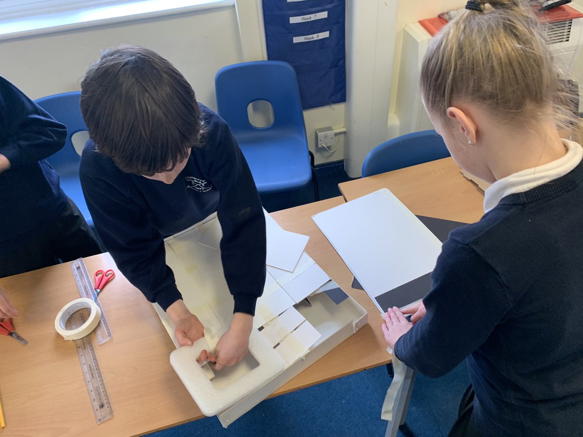 Year5Chalgrove's tweet photo. Our Natural Disaster Dioramas are also starting to come together! We'll be working on them until Easter! 🎨 @ChalgroveSchool https://t.co/gvd5onvjIm
