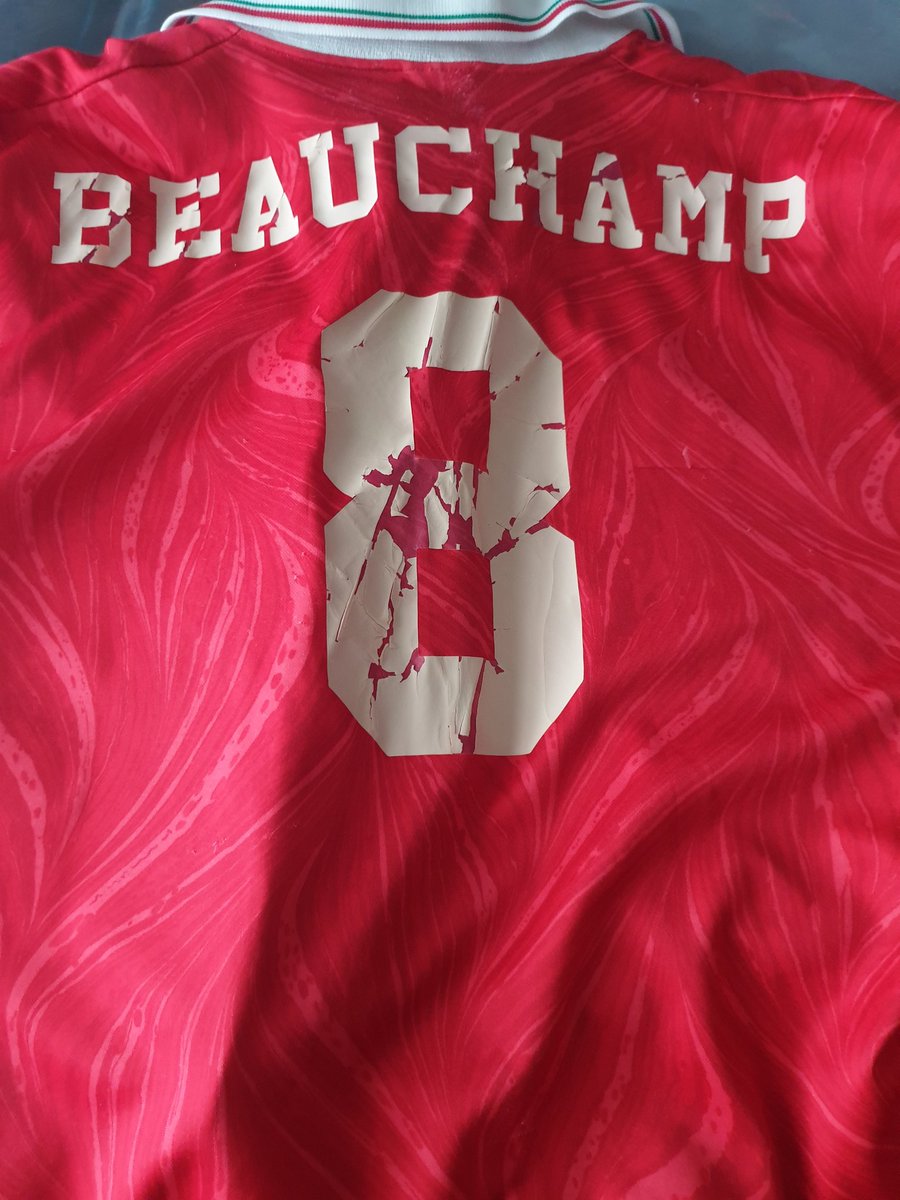 07alexdean's tweet photo. @JanAageFjortoft Still got my town shirt with his name and number. R.i.p joey. https://t.co/8Nri8uzMiT