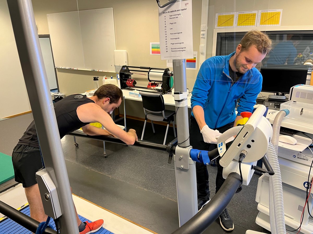 Nice to have Paul Ringo, a (quite fit) exchange student from Grenoble, France, in the lab. He does not mind suffering for science!  VO2max test with Tymewear wearable vs metabolic cart comparisons.