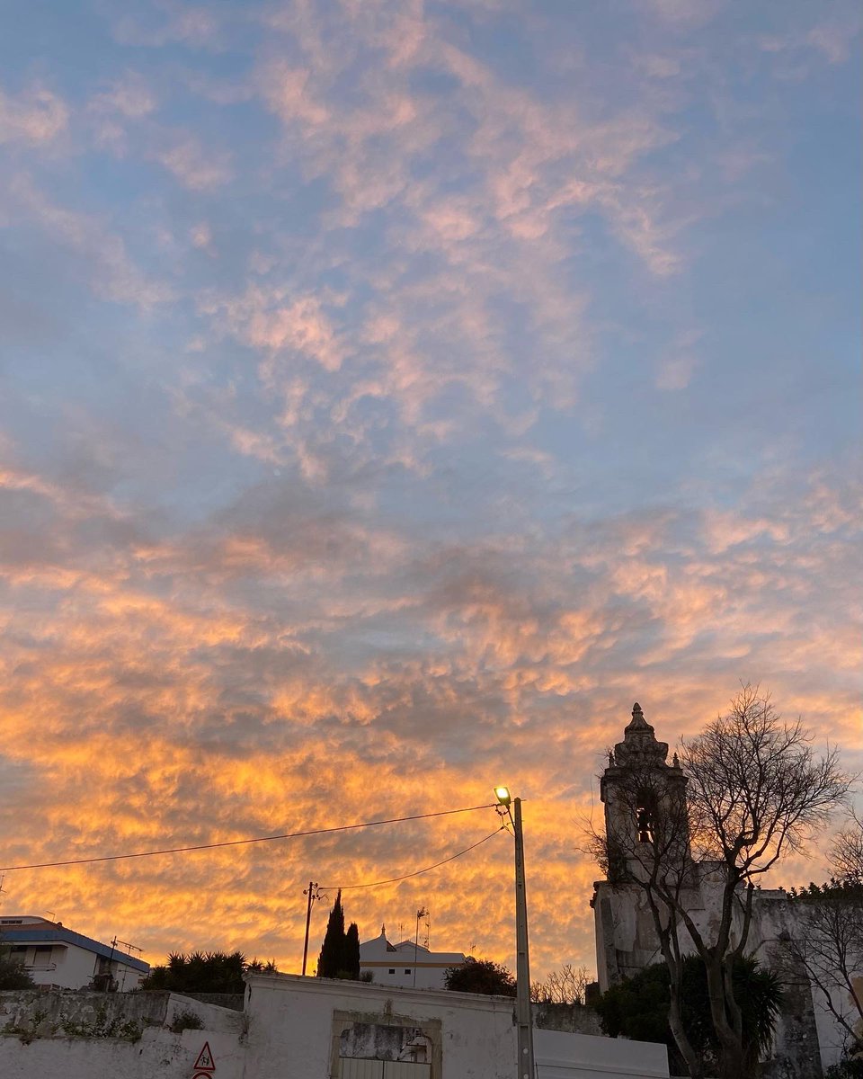 EvaFabio's tweet photo. #20febbraio 
Quando tramonta il #sole
Quand le #soleil se couche
Cuando el #sol se oculta
Quando o #sol se põe
When the #sun goes down
Wenn die #sonne untergeht
Kur #dielli perendon https://t.co/uVEj3h96Uv