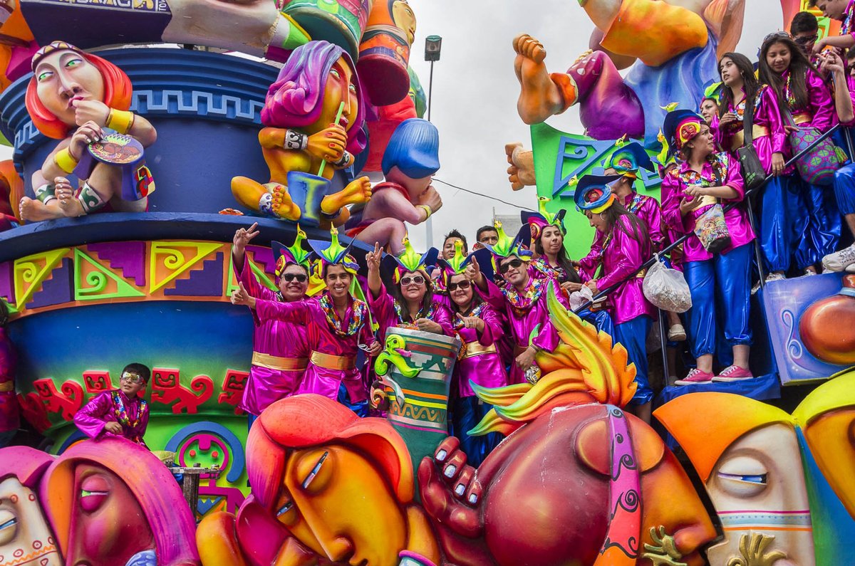 🎶Carnaval, Carnaval
Carnaval te quiero… 

De Oruro (Bolivia) a Barranquilla (Colombia), pasando por El Callao (Venezuela), Río de Janeiro o Venecia, los carnavales son celebraciones festivas y algunos son #PatrimonioMundial de la #UNESCO.

Conócelos: on.unesco.org/carnaval