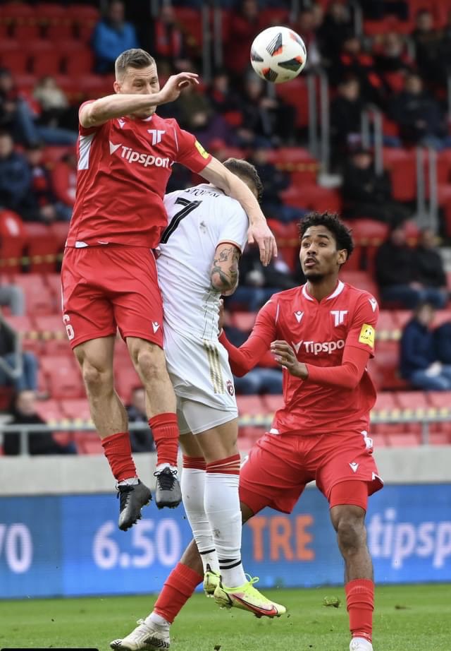 ⚔️⚔️⚔️ 

0-0 against Spartak Trnava yesterday. We keep pushing 💪🏽💪🏽💪🏽⚽️