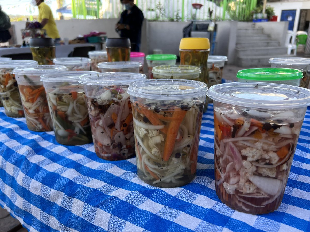 SantoTomassv's tweet photo. Este día también puedes encontrar los artículos que nuestros emprendedores elaboran. 

Bisutería, artesanía, plantas ornamentales, repostería, y entre muchas cosas más. 

📍Plaza Pública Teodoro Alvarenga, frente a la alcaldía. https://t.co/aCleqa2XKn