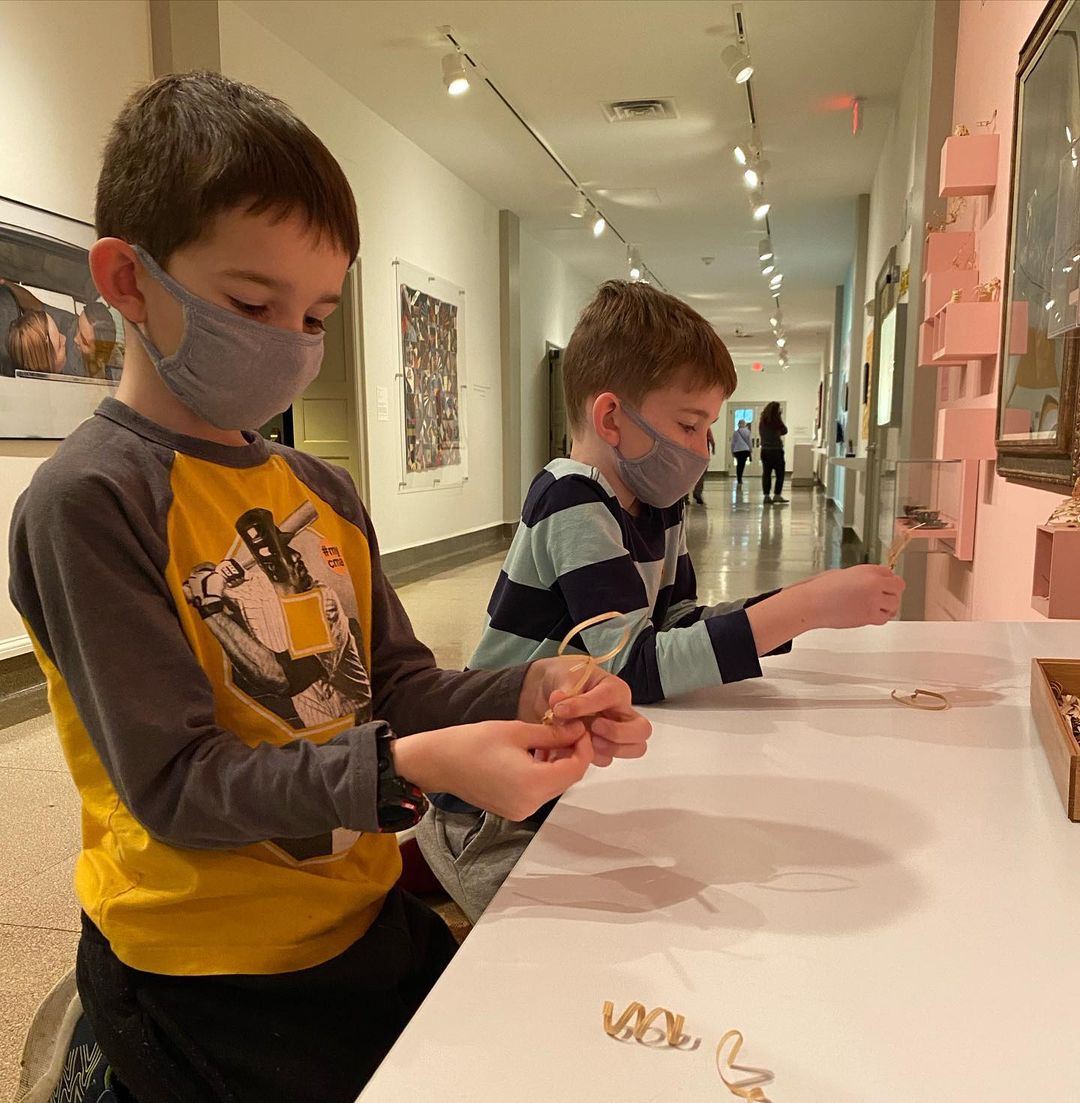 Kids starting to go stir crazy? How about spending the day at the Columbus Museum of Art (@columbusmuseum), where you can let their creative minds run wild. A perfect way to pass another day waiting for Spring. Remember - it's free on Sundays! 📸: @whatshouldwedotoday_cbus