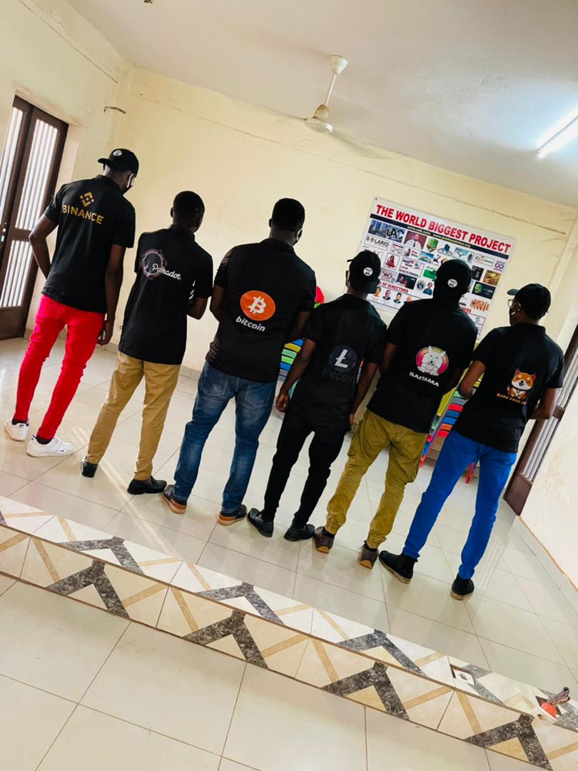 Mr_ZOUON's tweet photo. @babydoge @babydoge @BabyDogeNFTs @binance @Saitamaguru1
Promoting crypto and each one wear his super coin: Babydoge coin, BNB, Saitama, Bitcoin, Litecoin, Polkadot at Burkina Faso https://t.co/JVNnXpibau