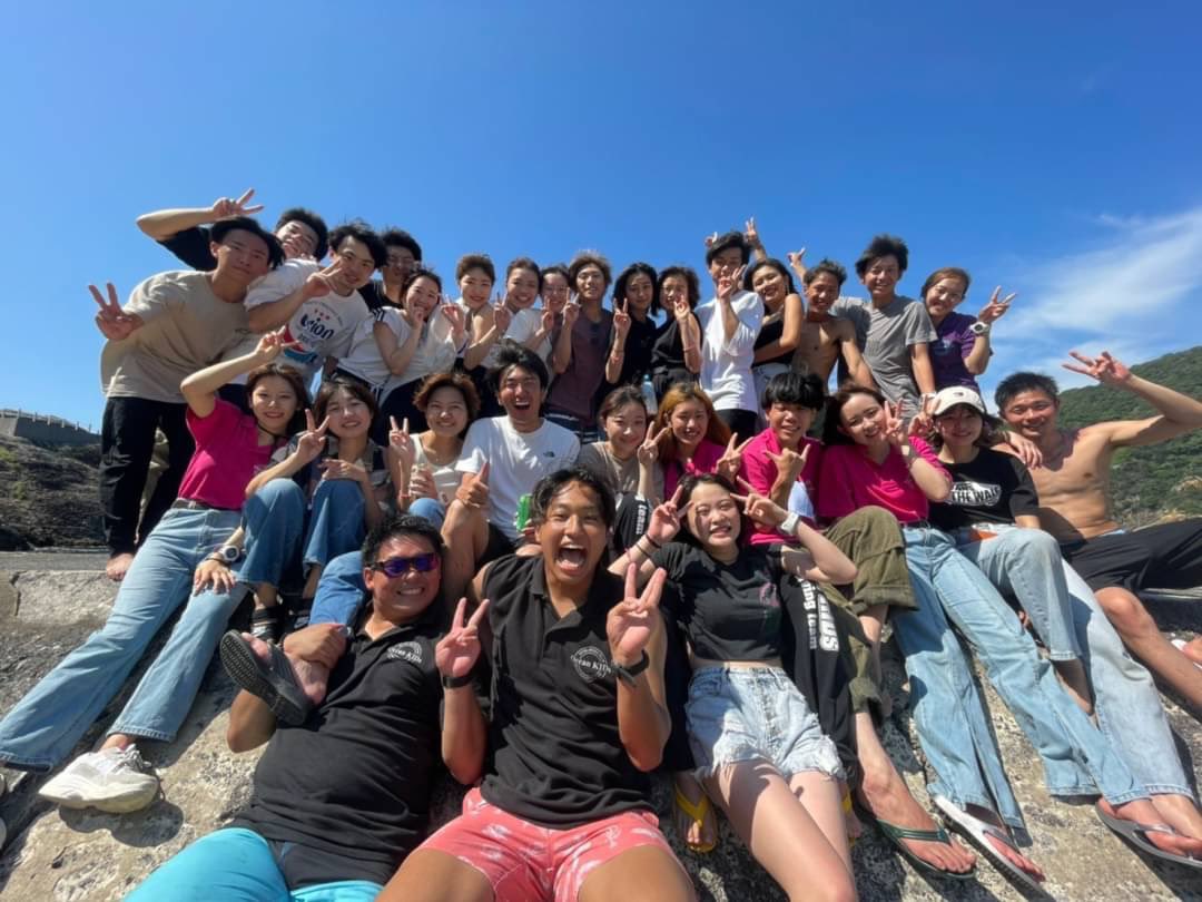 OceanKIDs012's tweet photo. 【どんな大学の人がいるの?】
#Oceankids にはいろんな大学の人がいて🧑🎓👩🎓
#関東の学生 なら誰でも入れる☺️
#サークル だよ!現在、約100の大学から学生が集まっているよ👨👨👧👦都内の大学の子が8割くらいで色んな大学の人と関われて楽しいよ!!🥳
#ダイビングサークル #インカレ #春から大学生 https://t.co/n4carNcknN