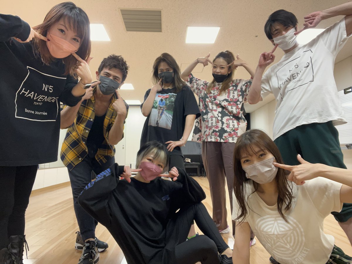 amigo_0317's tweet photo. ハブニコvol.7
4周年の春ニコは順調に✨
あと1曲で振り入れ完了✨
踊るよー!!全力ショーに間違いない!!
3月6日(日)7日(月)はぜひ、ハブニコに遊びにきてねー♡お席はまだあります♪きてねきてねー♡
楽しいのお裾分けします^ ^
#havenico #春ニコ #haveanicotime #ハブニコ https://t.co/Cv3l8TB0QB