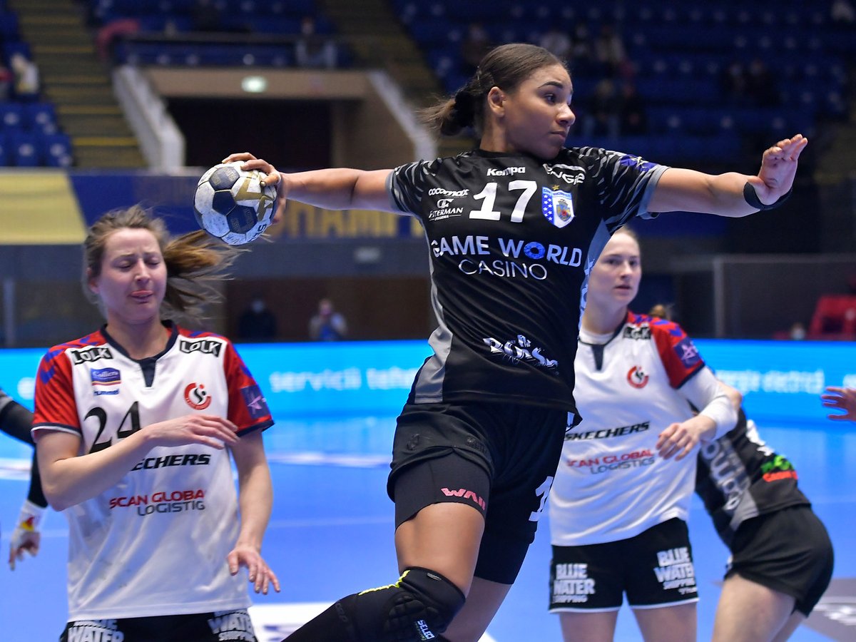 FULLTIME: All over in our first two #deloehfcl matches and it is <a href="/RKKrim/">RK Krim Mercator</a> who make it into the playoffs after their win over <a href="/IK_Savehof/">IK Sävehof</a> 

<a href="/RKKrim/">RK Krim Mercator</a> 32:18 <a href="/IK_Savehof/">IK Sävehof</a>
<a href="/csm_bucharest/">CSM Bucharest</a> 28:28 <a href="/EsbjergfB/">Esbjerg fB</a>