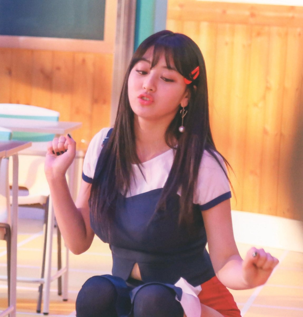 SCAN] TWICE MONOGRAPH SIGNAL Jihyo (page 128, 129) #트와이스