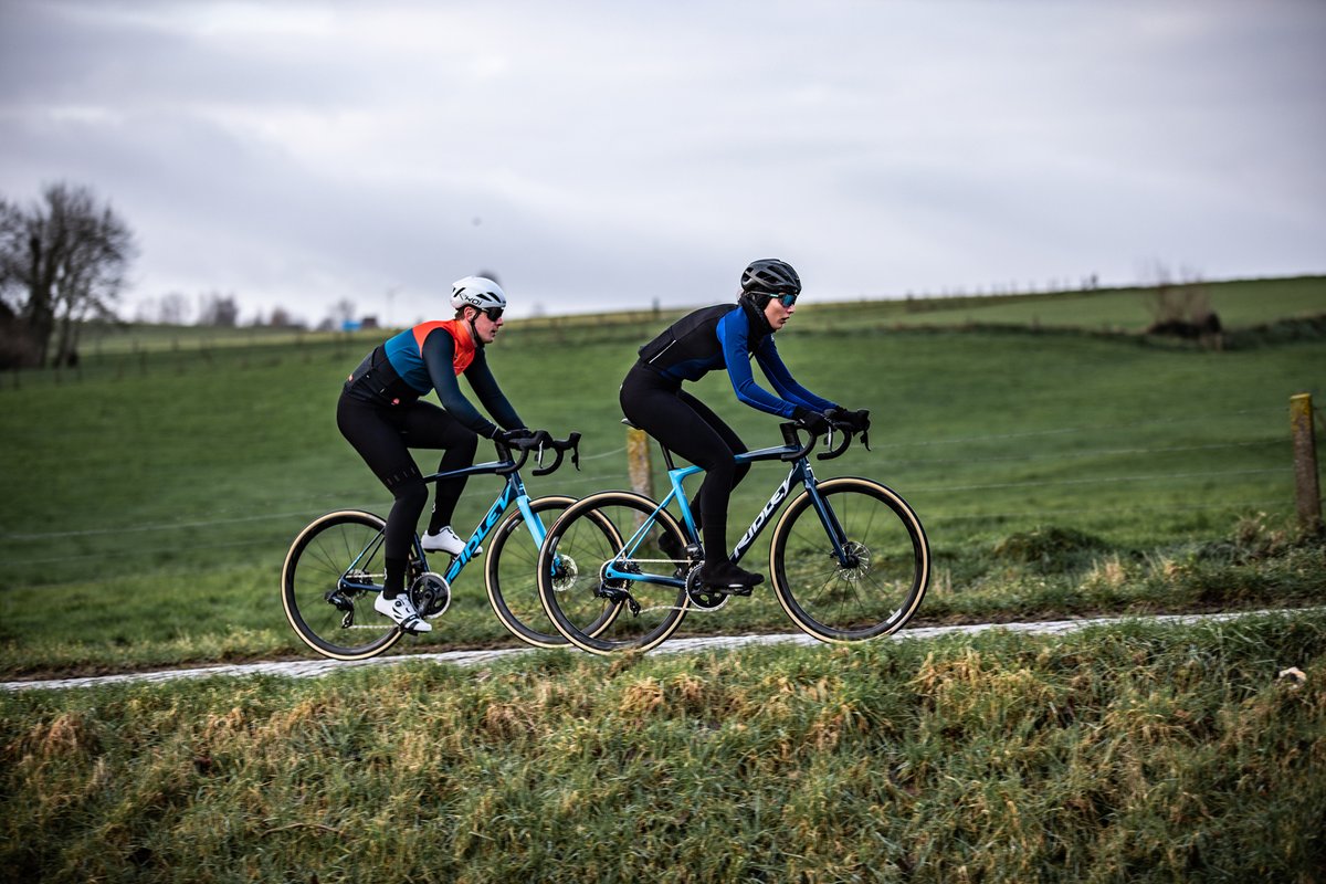 Two Ridley Fenix SliC, two shades of blue, two paint schemes. Just a sample of what can be done using our online configurator available on our website.