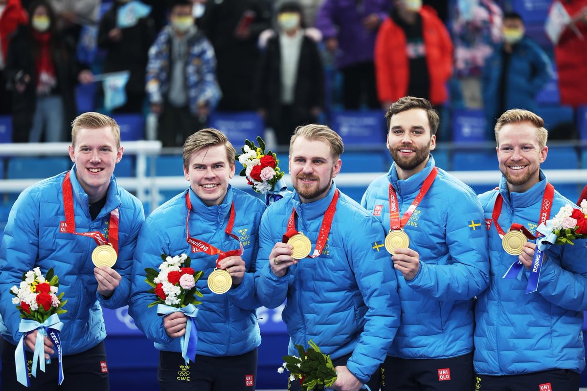 ali_krev's tweet photo. 🥇🥉🥉
Instead of dream team I think dream squad is more appropriate 🇸🇪 @TeamHasselborg @TeamNiklasEdin @almidadeval @Oggelit @svenskcurling 

Next up… Paralympics!! 
#svenskcurling #curling

📷1&amp;2: WCF / Céline Stucki
📷3: WCF / Stephen Fisher https://t.co/XuxzPCOaii