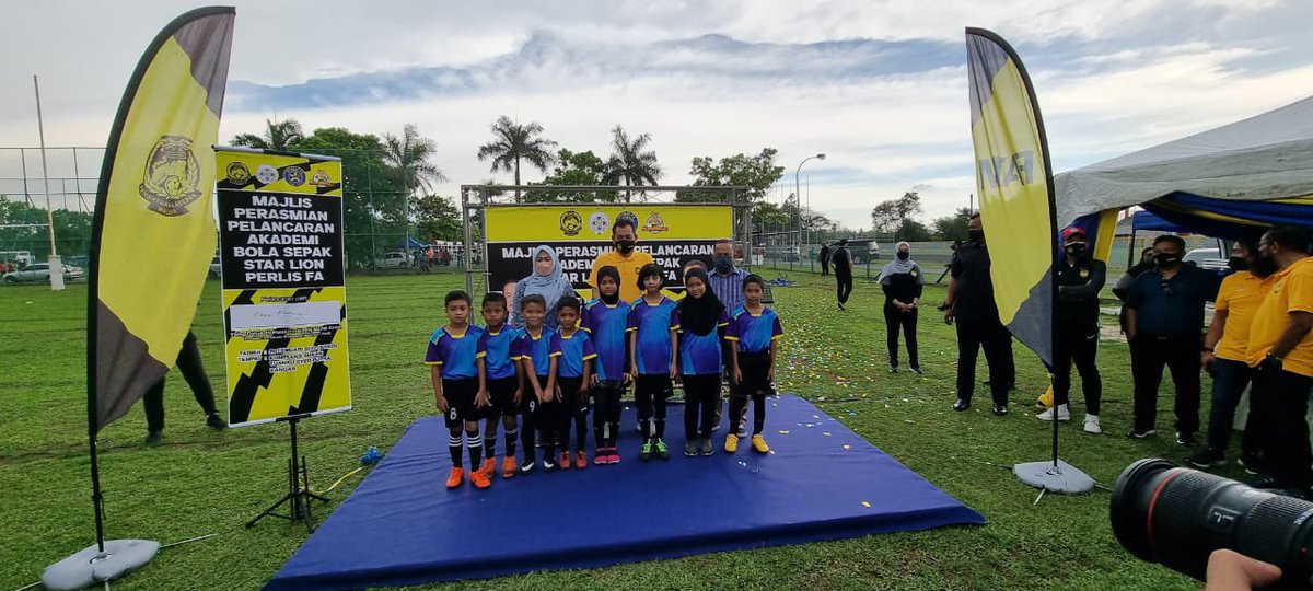 chrisraj23's tweet photo. Perasmian Pelancaran Akademi Bola Sepak Perlis FA di Kompleks Sukan Tuanku Syed Putra, Kangar.
#PerlisFA #FAM #DemiLencanaDiDada
@FAM_Malaysia https://t.co/VUmGelrzTq