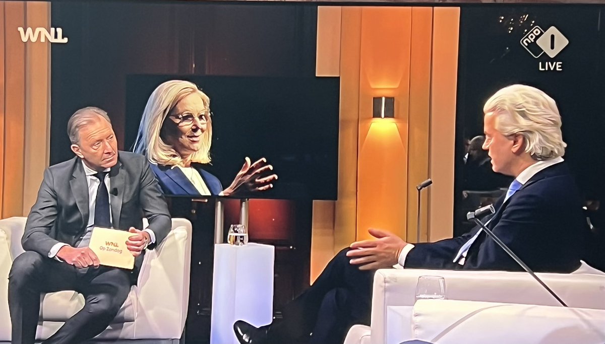 MadMax_010's tweet photo. Geert Wilders. 

Er gaat 60 miljard naar het klimaat, 8 miljard naar het buitenland, maar in Nederland zitten mensen in huis met hun jas aan en de thermostaat op 17 graden omdat de energie rekening niet te betalen is.

#wnlopzondag https://t.co/jp45QvIl2i