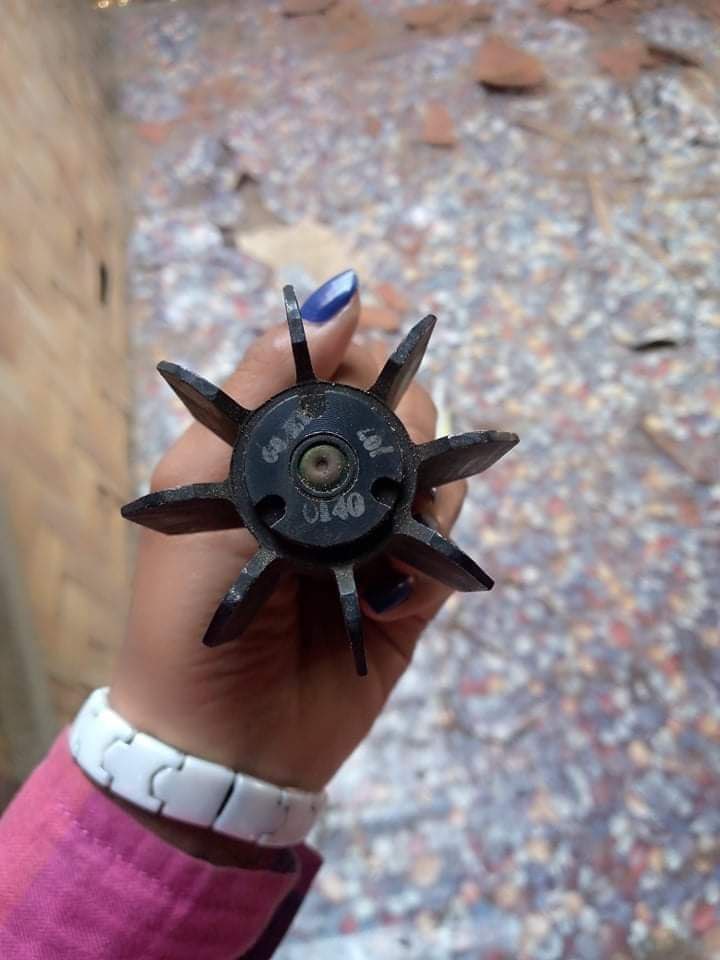 GiGi71908391's tweet photo. Junta soldiers stormed the residential properties in Natchaung village, Kale tsp yesterday, and shelled artilleries so that the roof of a civilian was damaged and 2 residents got injured. #WarCrimesOfJunta #2022Feb20Coup #WhatsHappeningInMyanmar https://t.co/r0gFjSU8a8