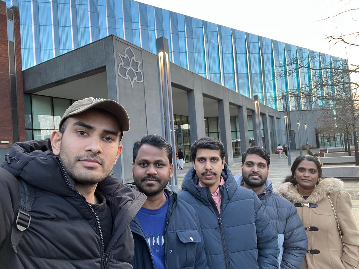Orthocycle1's tweet photo. Five of our @MajorTraumaMRI #theatre #nurses attended @Orthocycle1 #manchester #exfix course yesterday with 18 #orthopedic #surgeons and loved it! #Faculty and Specialist #nurse Rex Turita gave great talk on #pinsite care. All clued up now on all things #trauma !!! 
#MTC #MDT https://t.co/dsRE4ngn8c
