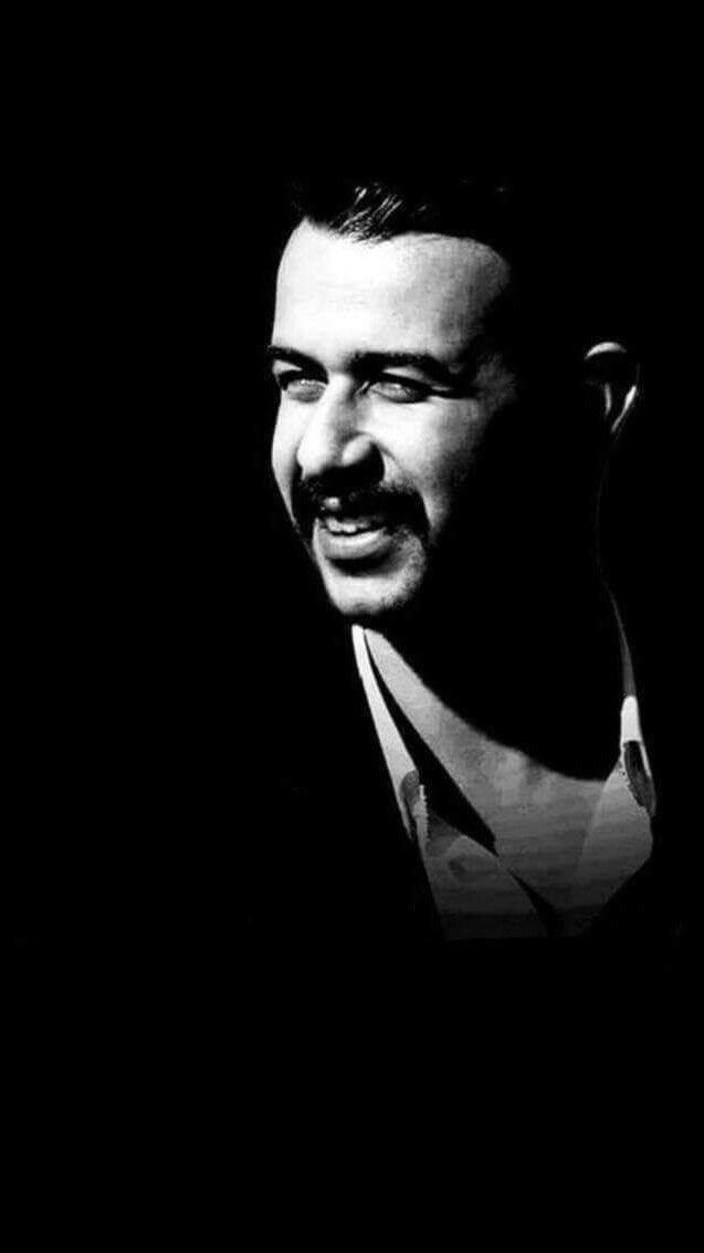 “Övmeyeceğim seni çünkü övgü az sana,
Sen ki bayrağım gibi bulandın bir al kana!”
#FıratYılmazCakıroğlu
