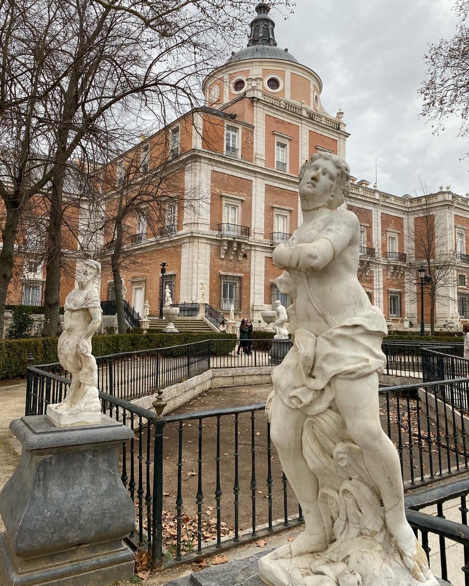 TheGuidesUNeed's tweet photo. A cold winter sunday morning in #Aranjuez. https://t.co/WY4mWxaWJR