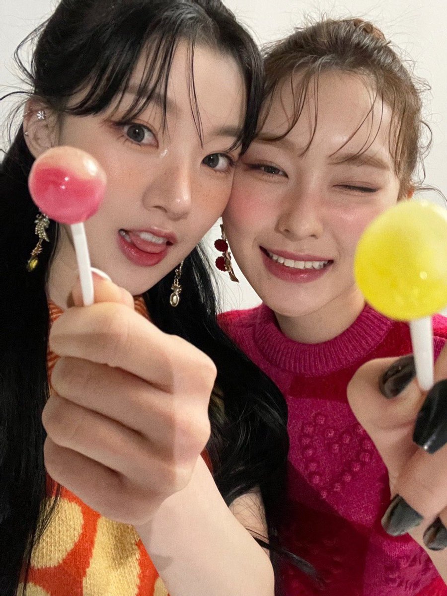 the face? the make-up?? the fits???
tens across the board