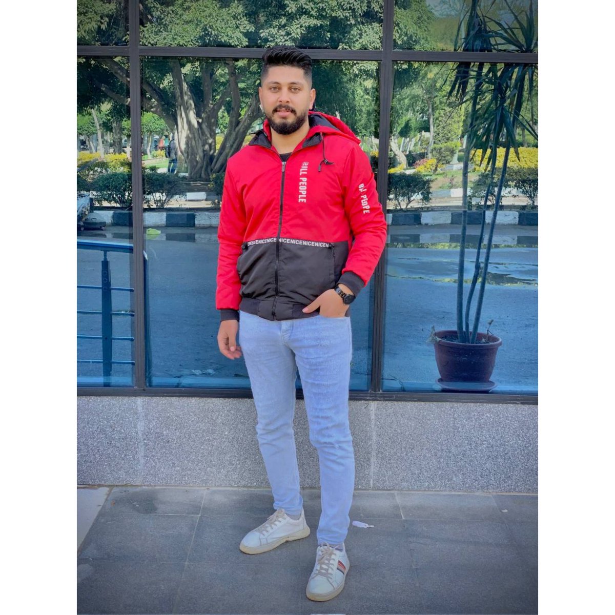 Alaanasem3's tweet photo. Officially 21 🤷‍♂️🖤
لقد مَرَّ عام من عُمري اليوم ...  فاسأل الله أن يغفرَ لي ما قد مضى وأنْ يوفقني فيما هو آتٍ.
فاللهم اني استودعك عاما مضى من عمري بأن تغفره وان تبارك لي في أيامي القادمه واكتب لي تغير للأفضل في نفسي وحالي وحقق لي ما اتمني يالله 🤲https://t.co/hl8SyXDI1u https://t.co/eGQgZvMWO9