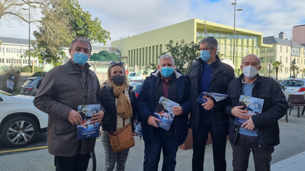 EnsembleCit64's tweet photo. #avecvous ce matin aux #Halles de #Pau, rencontres et échanges sur les 5 ans passés à vos côtés.
#5ansDePlus https://t.co/G2SCQCcBQk